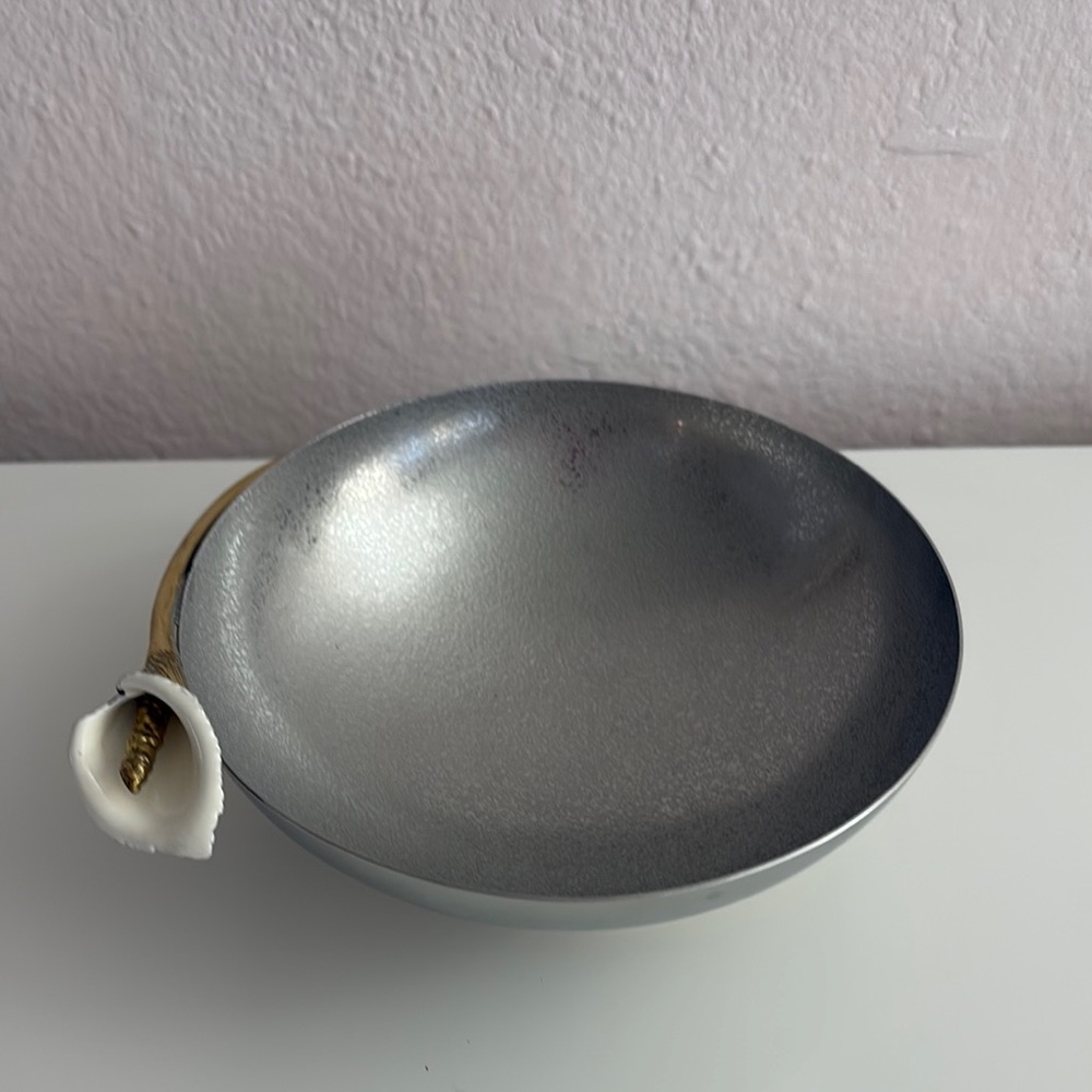 Michael Aram Galla Lily Nut Dish - Picture 3 of 5